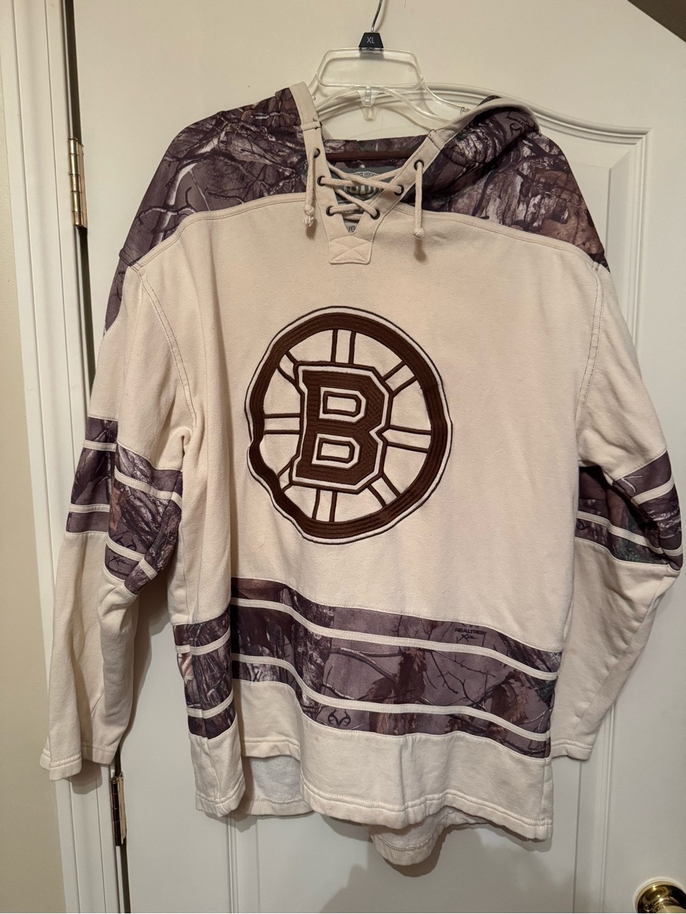 Boston Bruins Old Time Hockey Jersey Hoodie RealTree Camo Men's Size Large